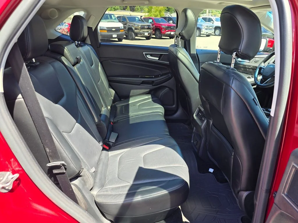 Used 2015 Red Ford Titanium image 12