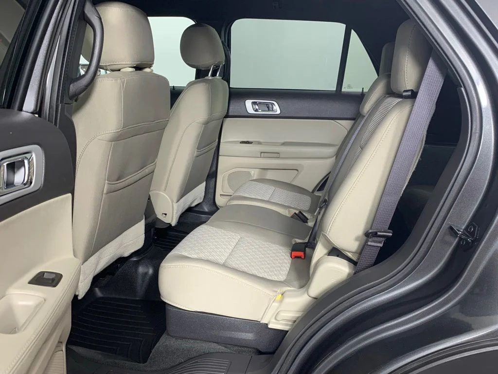 Used 2015 Gray Ford XLT image 23