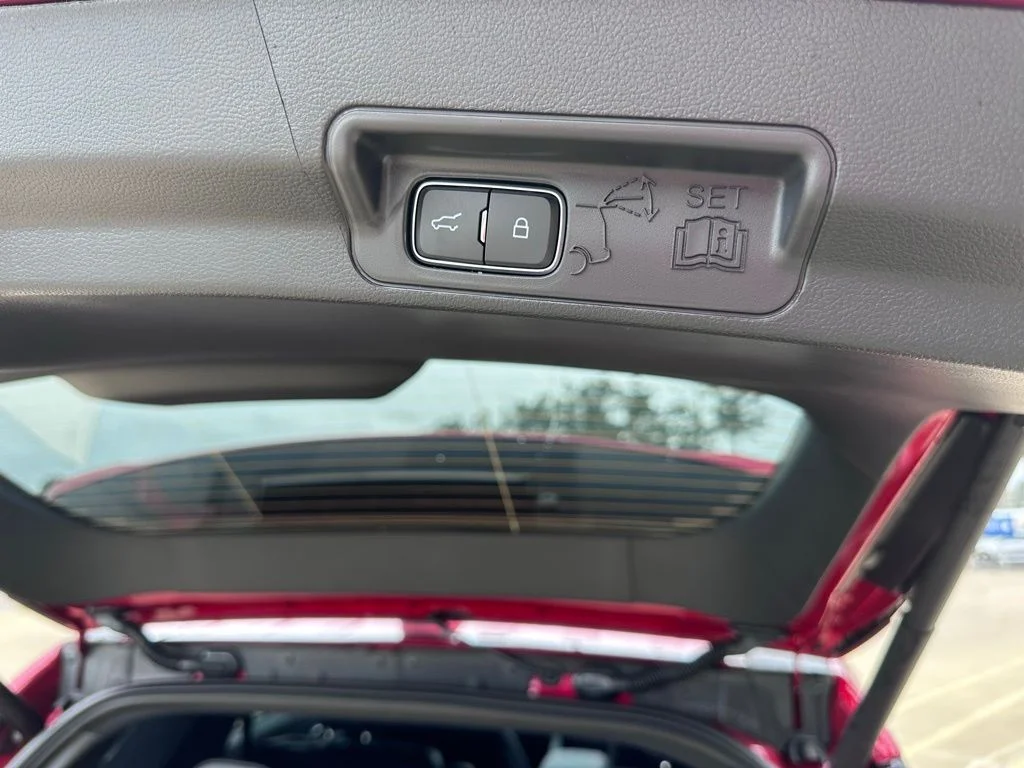 2026 Ford Explorer ST-Line - Photo 28