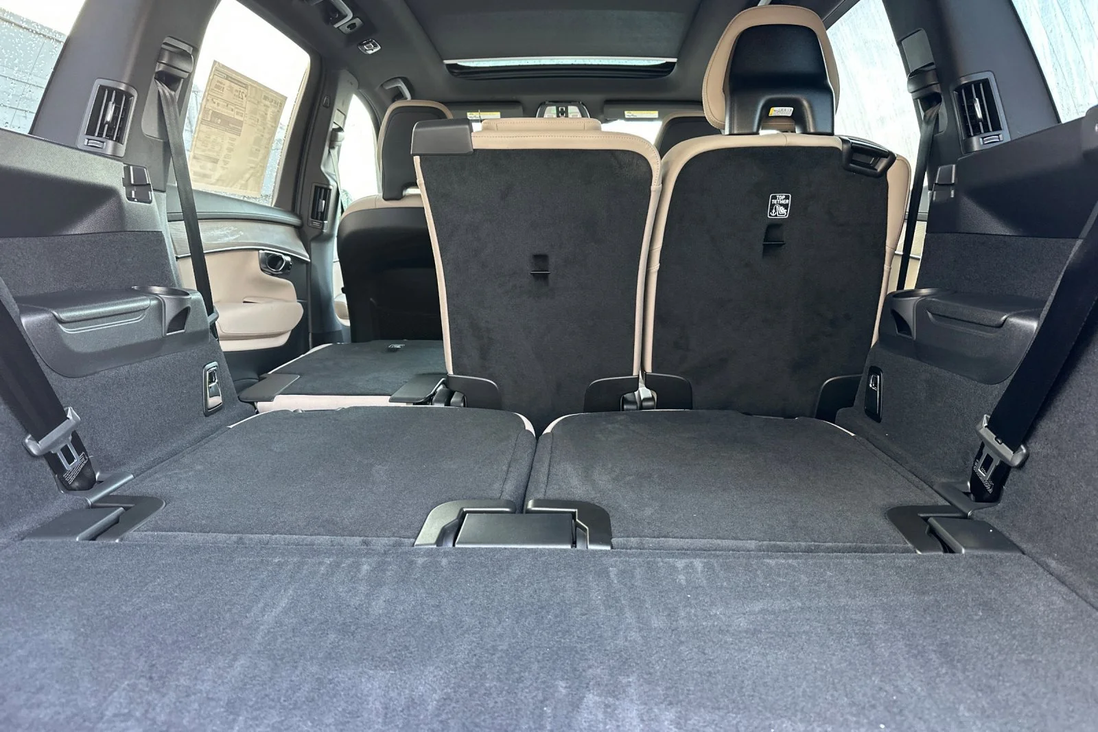 2026 Volvo XC90 Plus - Photo 13