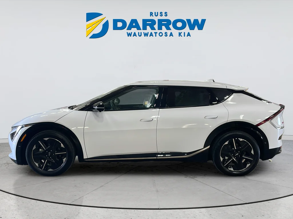 Used 2025 White Kia Wind image 2