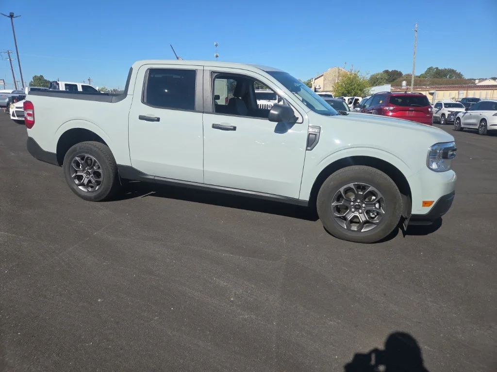 Used 2024 Green Ford XLT image 16