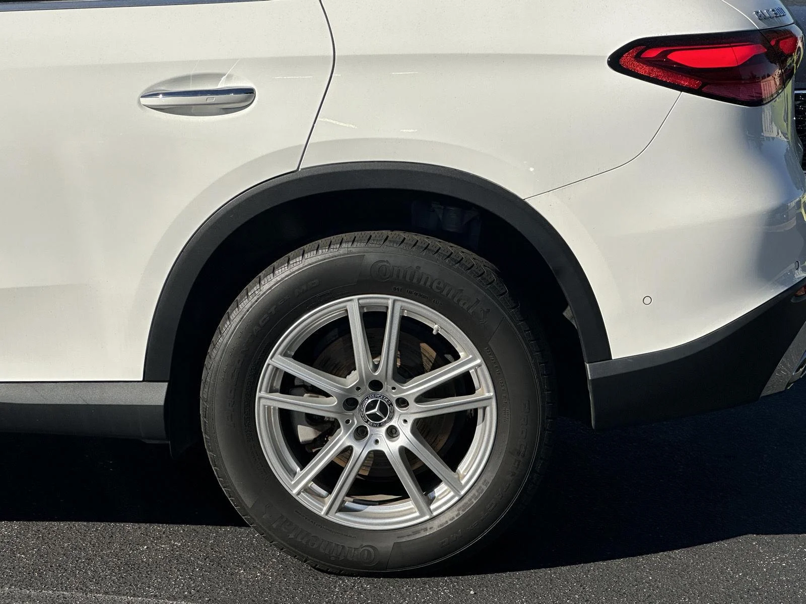 Used 2023 Polar White Mercedes-Benz GLC 300 image 43
