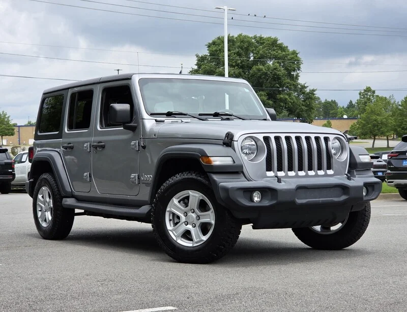 Used 2018 Billet Silver Metallic Clearco JEEP UNLIMITED SPORT S image 21