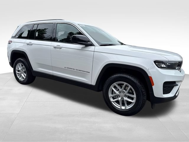 New 2026 Bright White Clear-Coat Exterior Paint Jeep Laredo image 1