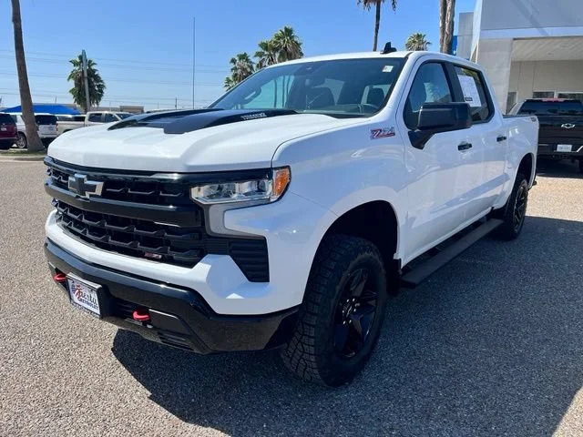 Used 2025 Summit White Chevrolet LT Trail Boss image 3