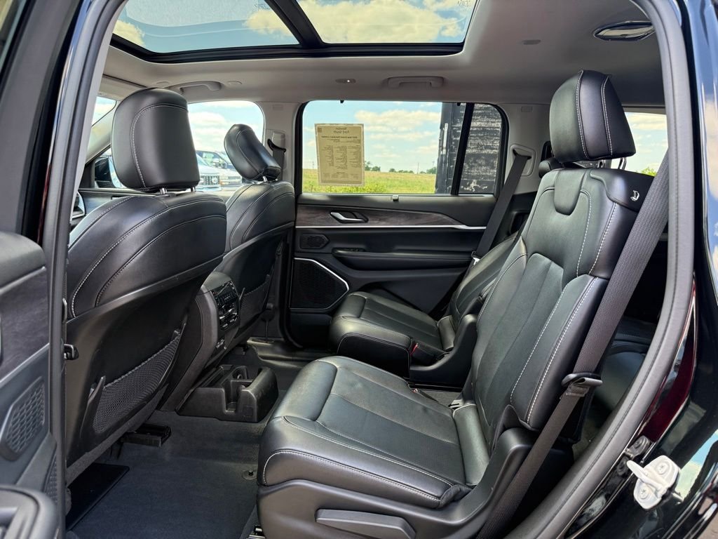 Used 2023 Black Jeep Limited image 10