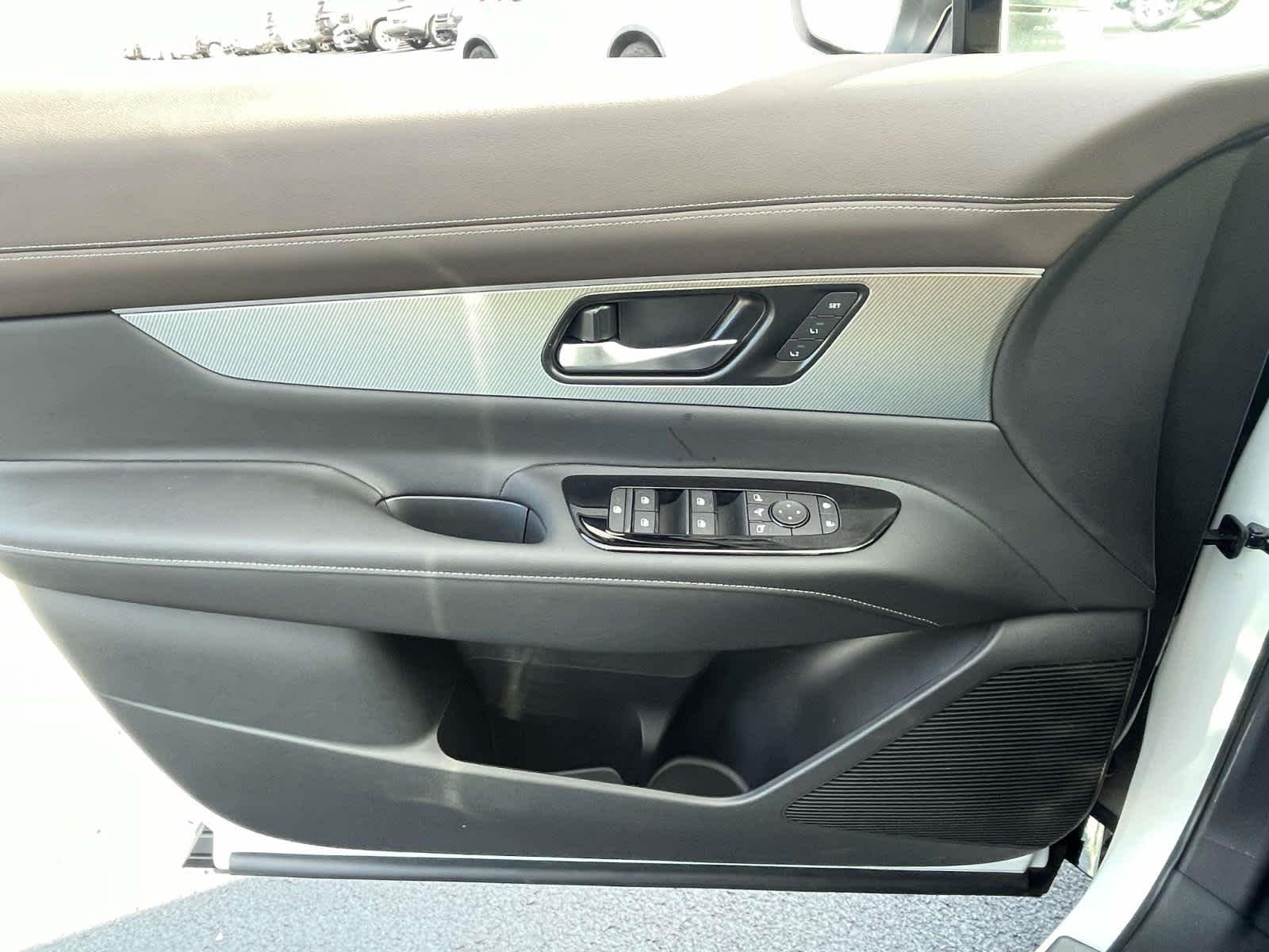 New 2026 Everest White Pearl Tricoat/Super Black Nissan Platinum image 26