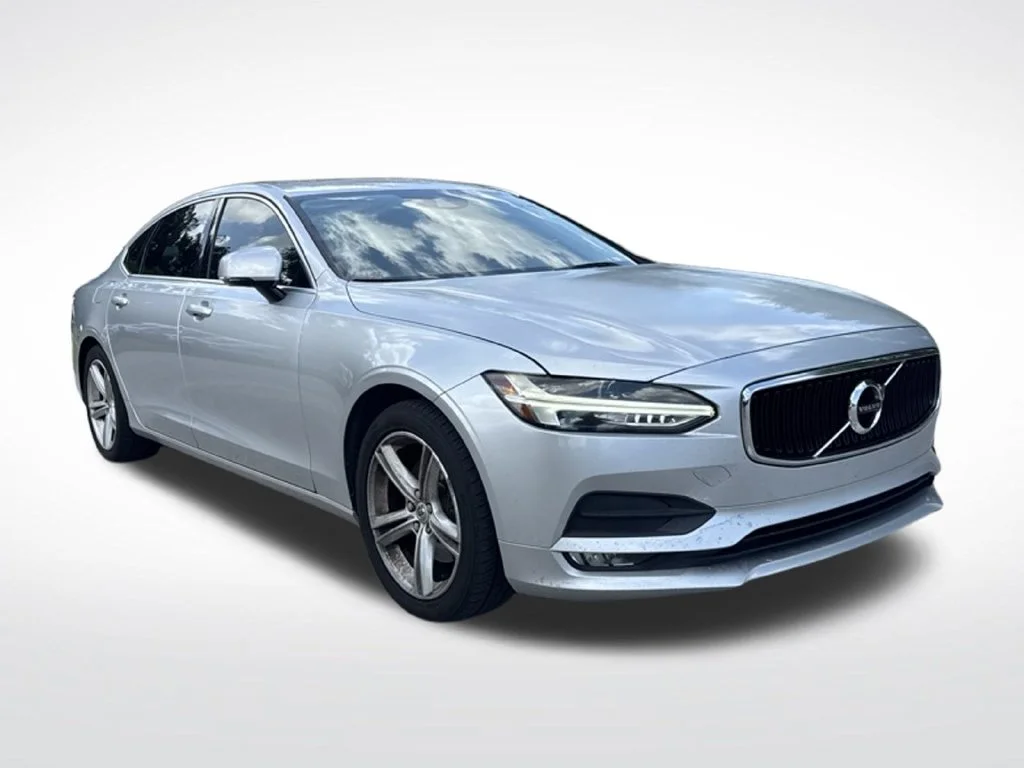 Used 2018 Volvo S90 Momentum with VIN LVY982AK7JP019433 for sale in Fort Pierce, FL