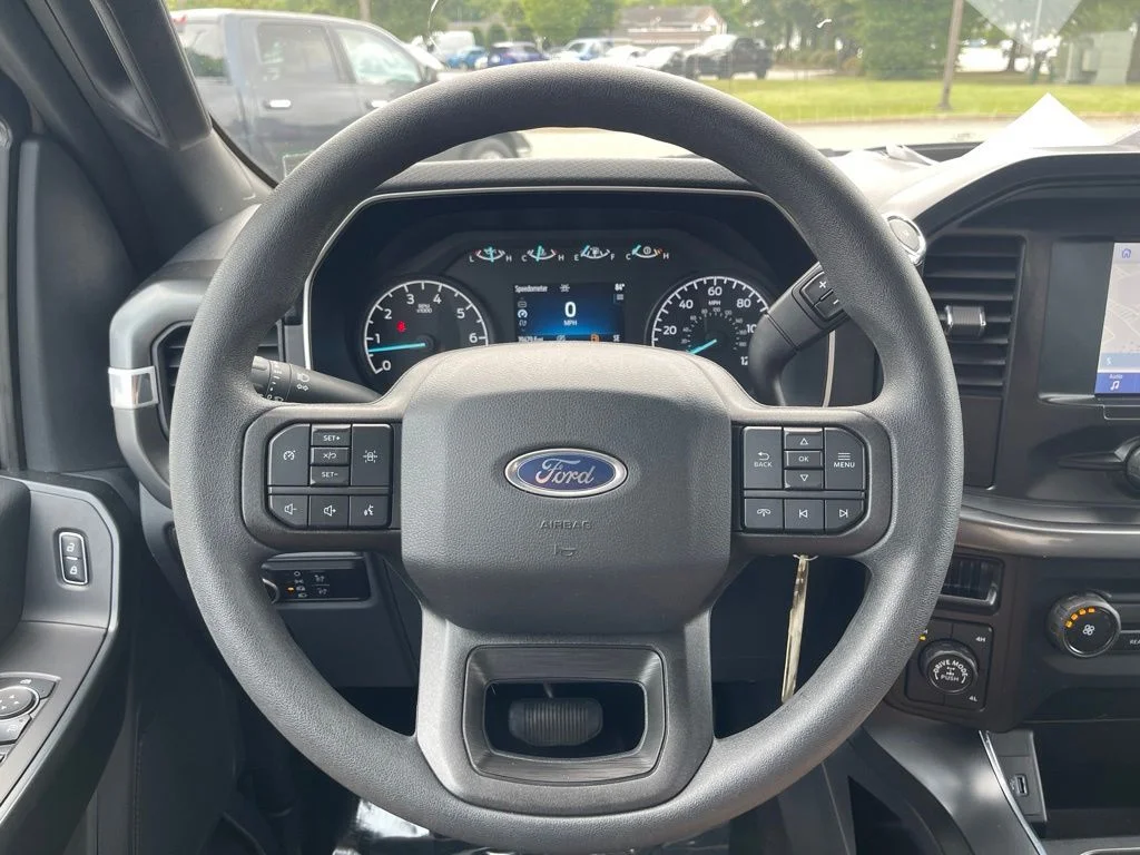 Used 2023 White Ford XL image 18