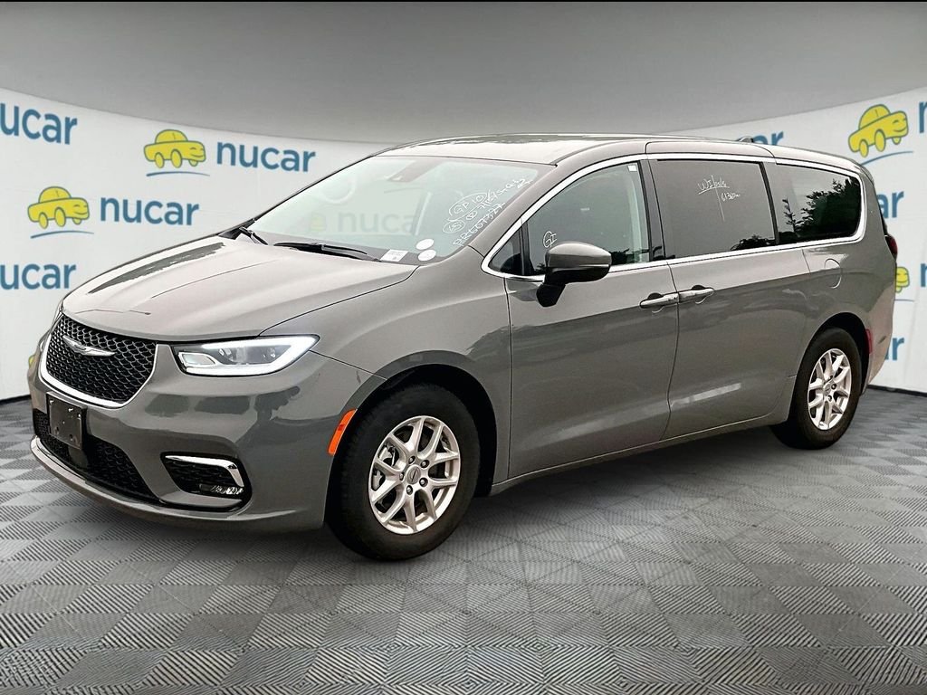 Used 2023 White Chrysler Touring L image 3