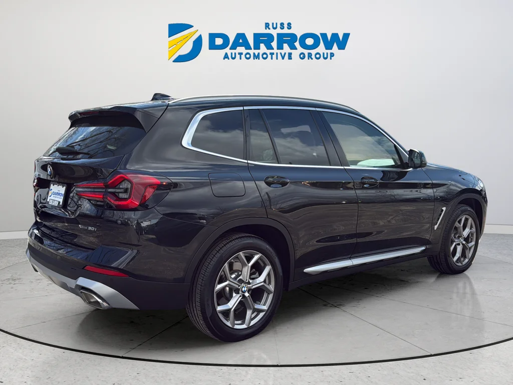 Used 2023 Black BMW xDrive30i image 5