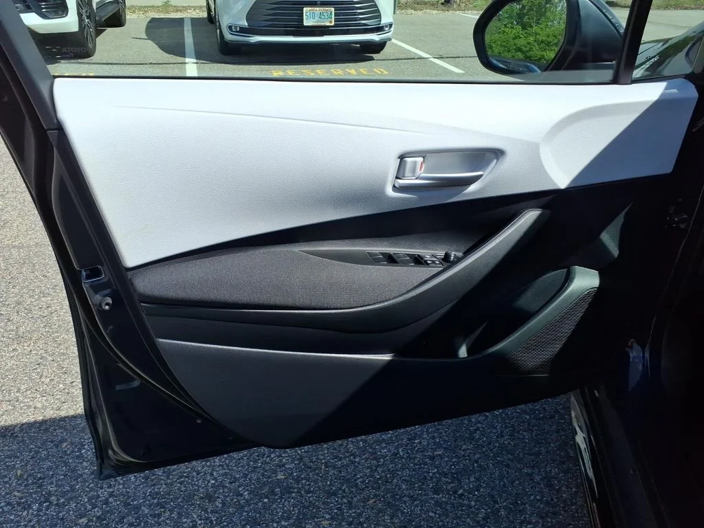 2026 Toyota Corolla SE - Photo 12