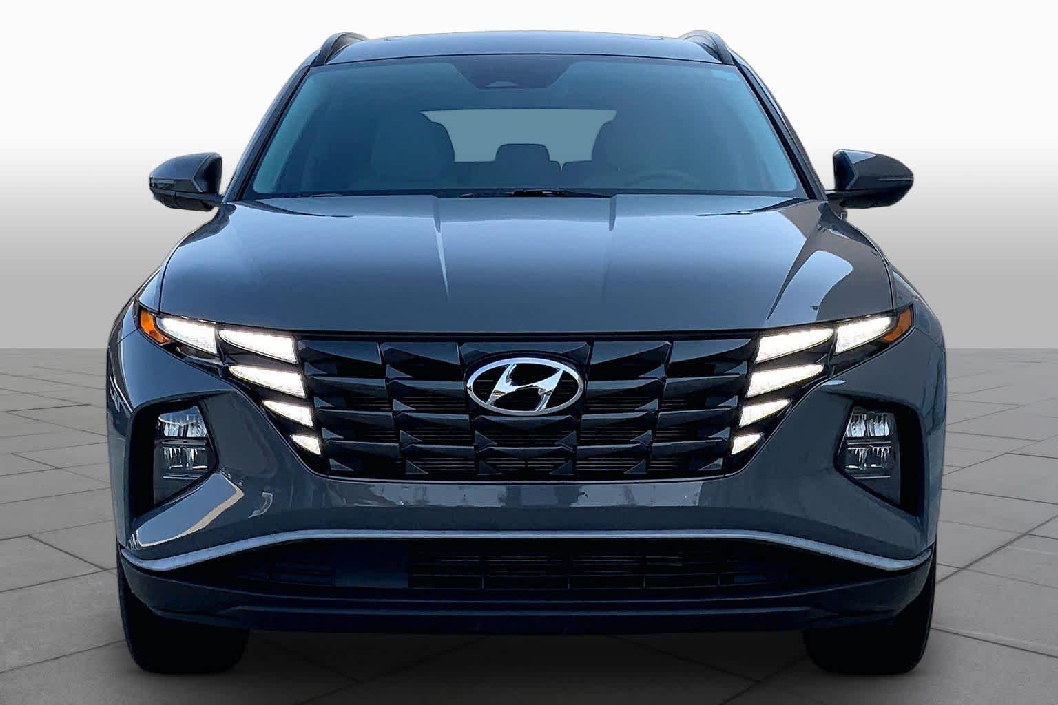 Used 2024 Hampton Gray Hyundai SEL image 4