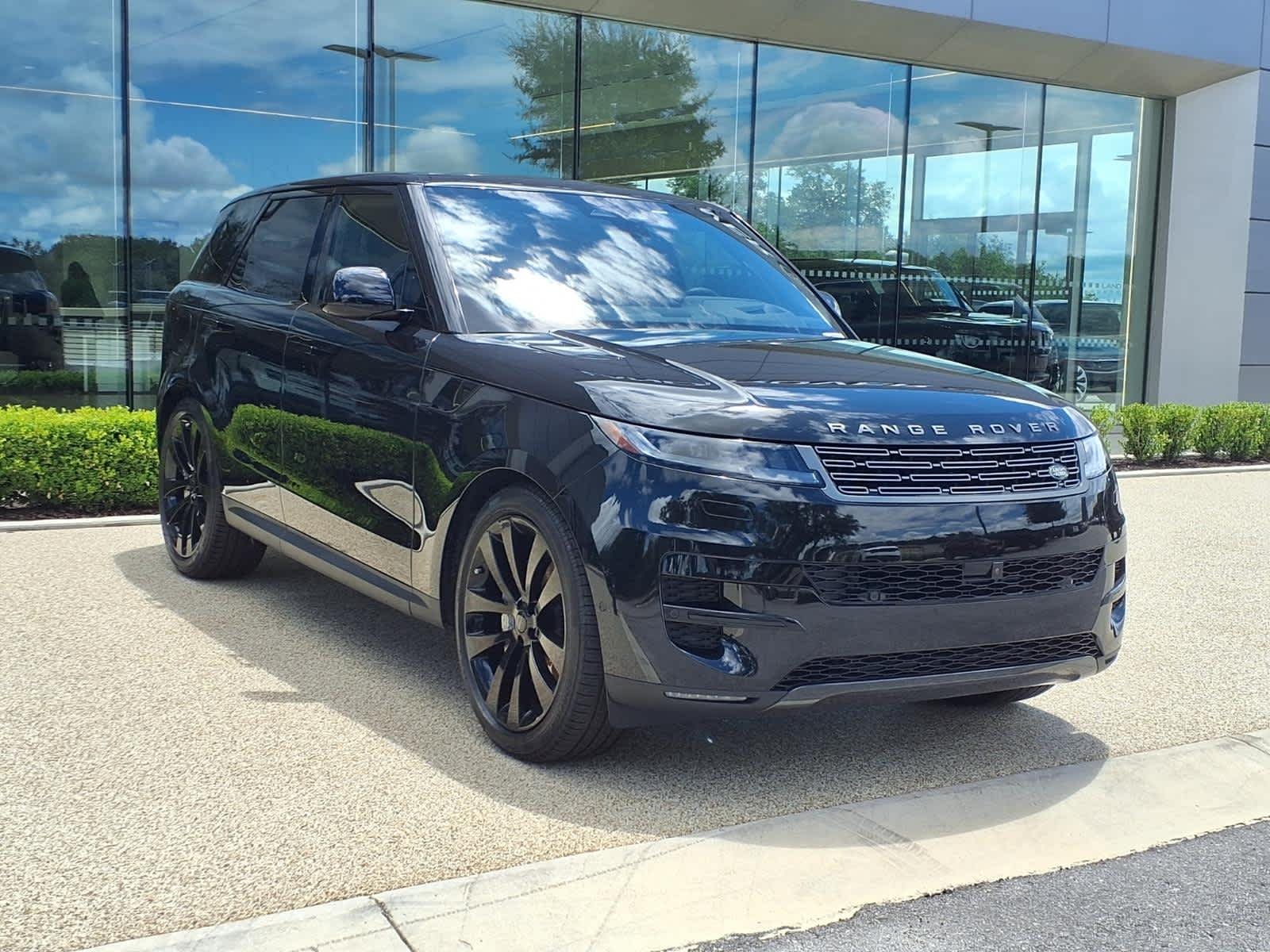 New 2026 Santorini Black Land Rover SE image 3