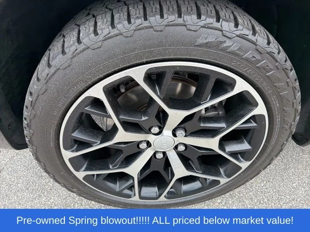 Used 2022 Black Jeep Summit image 16