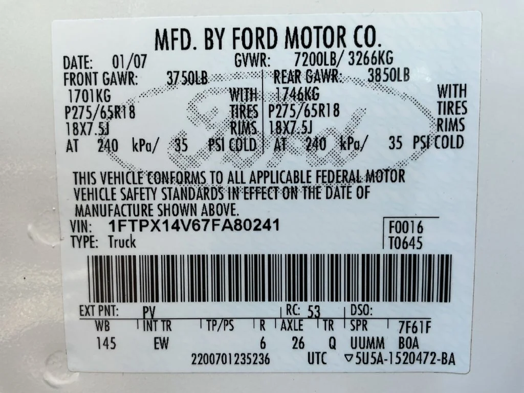 Used 2007 White Ford Lariat image 29