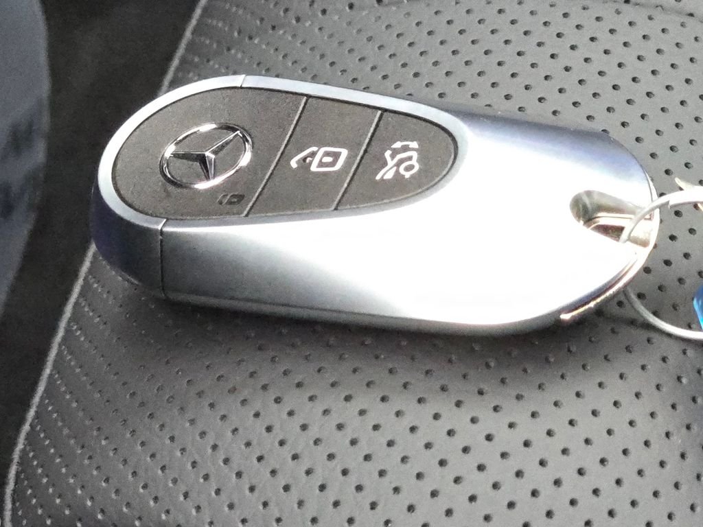 New 2026 MANUFAKTUR Alpine Grey Mercedes-Benz CLE 300 image 37