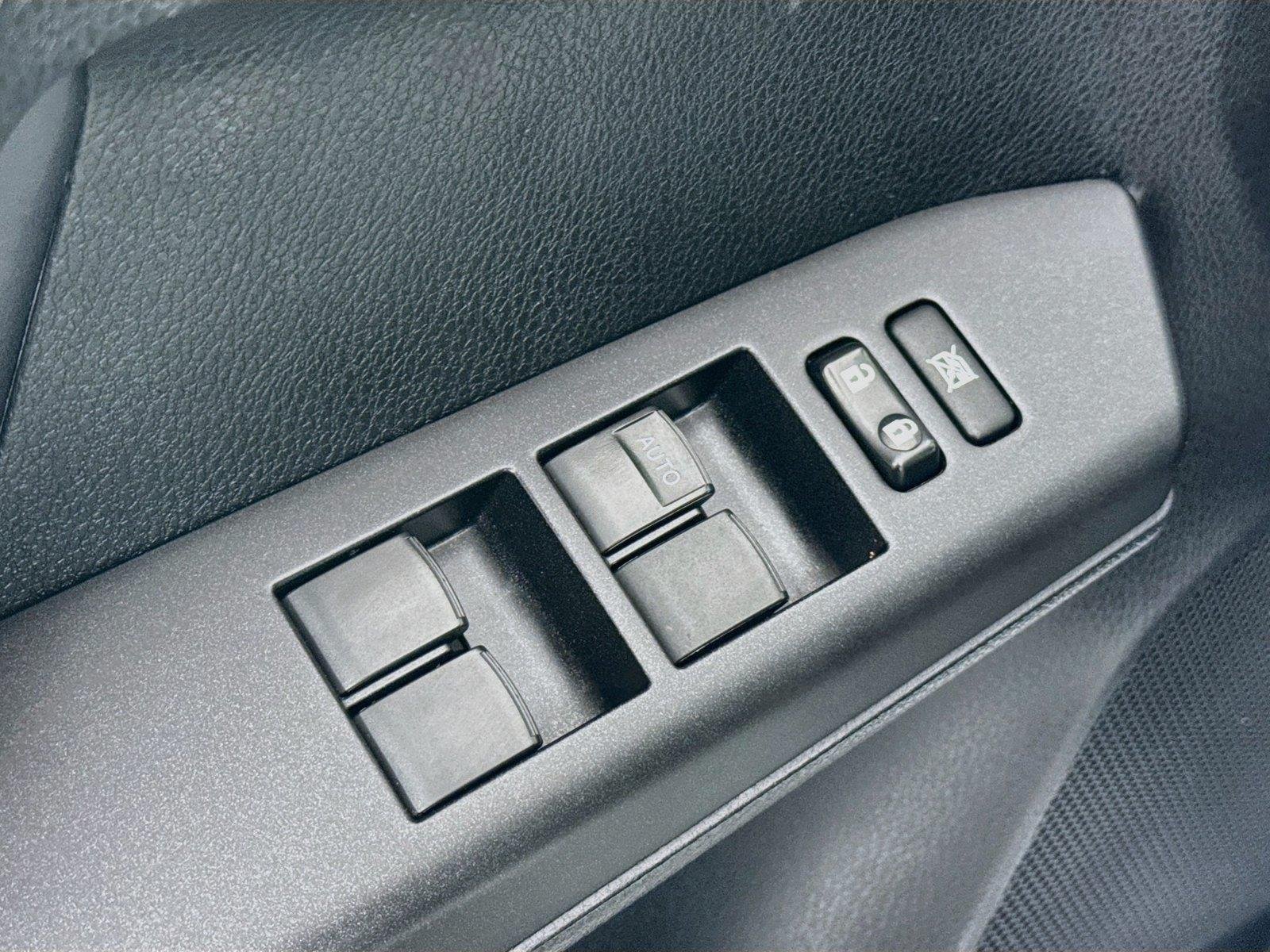 Used 2018 Super White Toyota XLE image 28