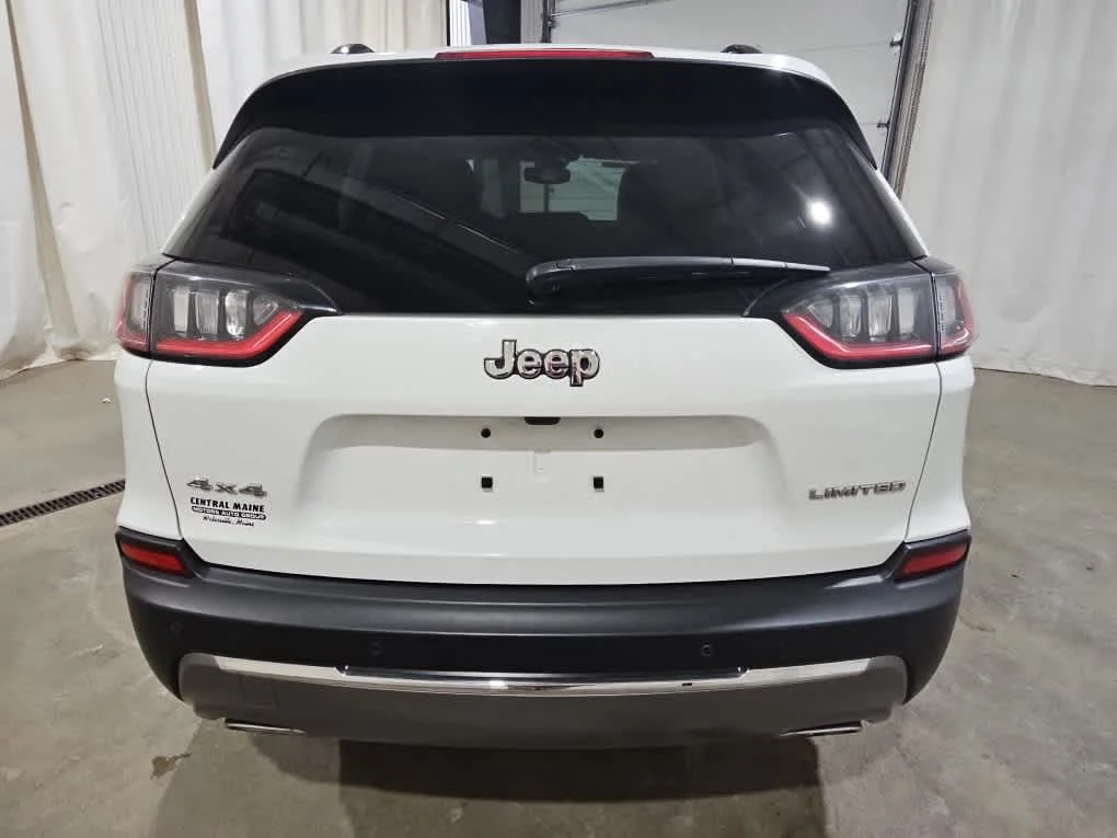 Used 2022 Bright White Clearcoat Jeep Limited image 5