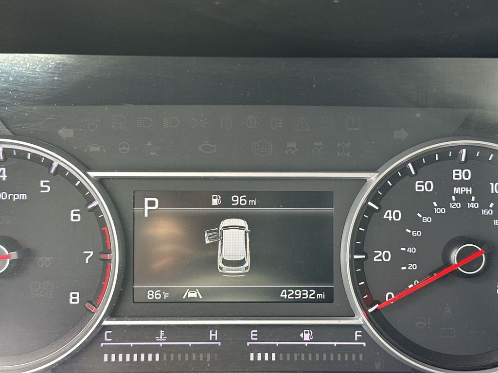 Used 2023 Black Kia LX image 4