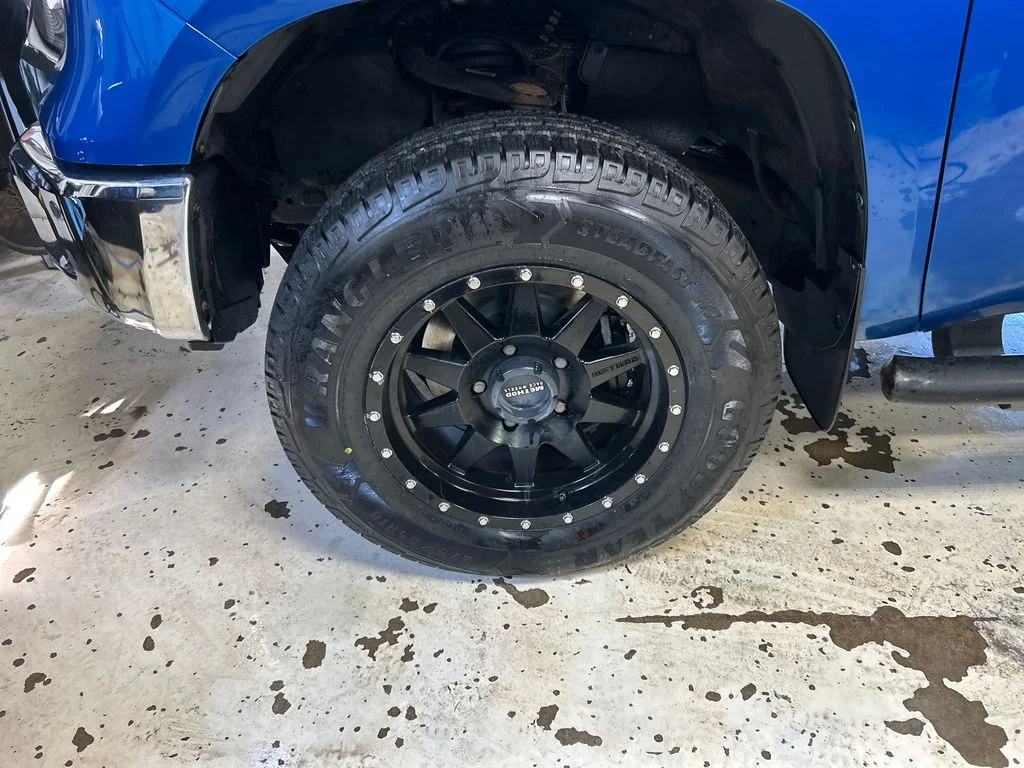 Certified Used 2018 Blue Toyota SR5 image 10