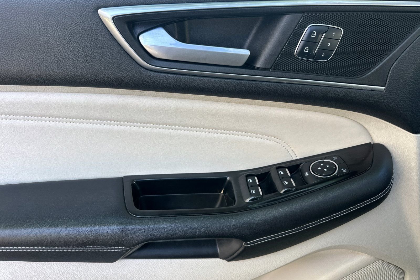 Used 2015 White Ford Titanium image 11