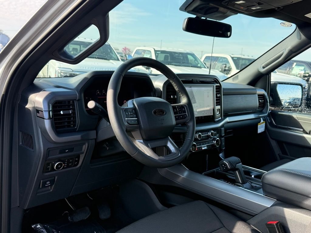 New 2026 Iconic Silver Metallic Ford XLT image 4