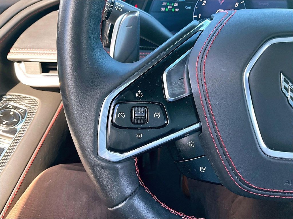 Used 2022 White Chevrolet Stingray image 20
