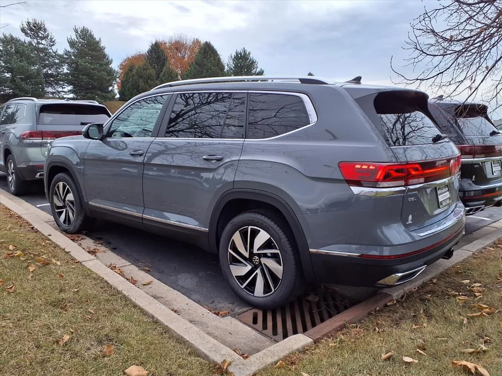 New 2026 Pure Gray Volkswagen 2.0T SEL image 5