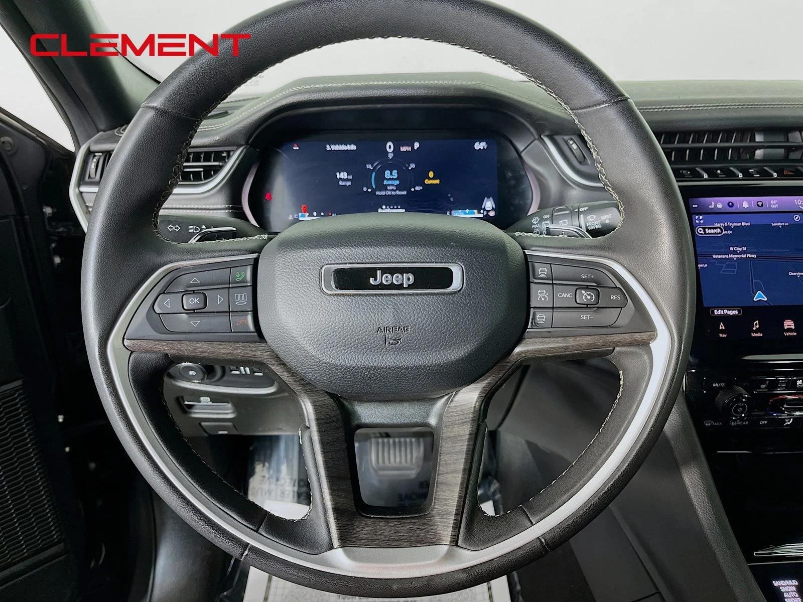Used 2024 Gray Jeep Limited image 13