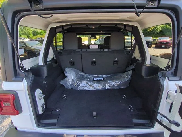 Used 2024 White Jeep Rubicon image 30