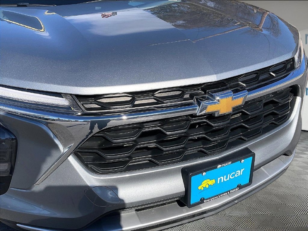 Used 2024 Gray Chevrolet LT image 28
