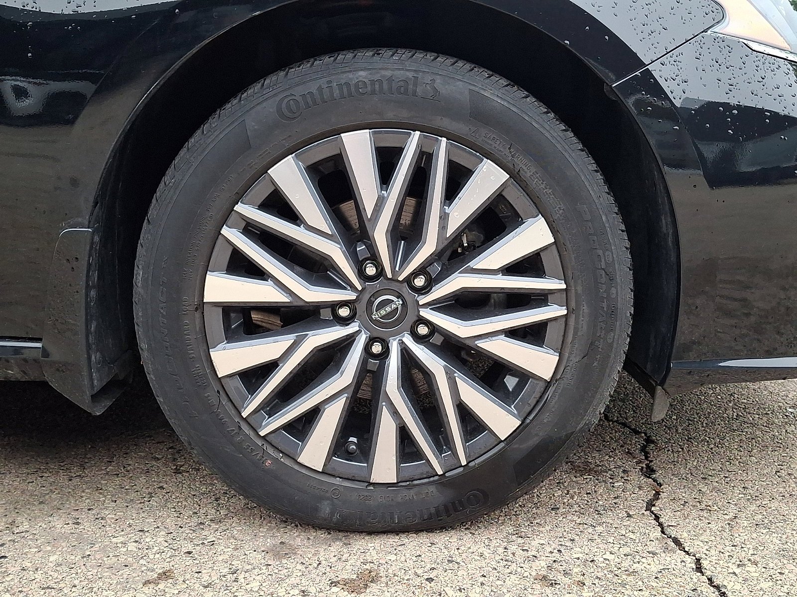 Used 2023 Super Black Nissan 2.5 SV image 7