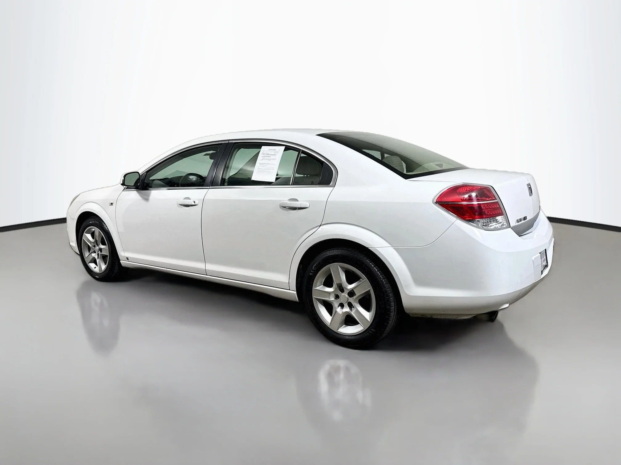 Used 2009 Polar White Saturn XE image 5