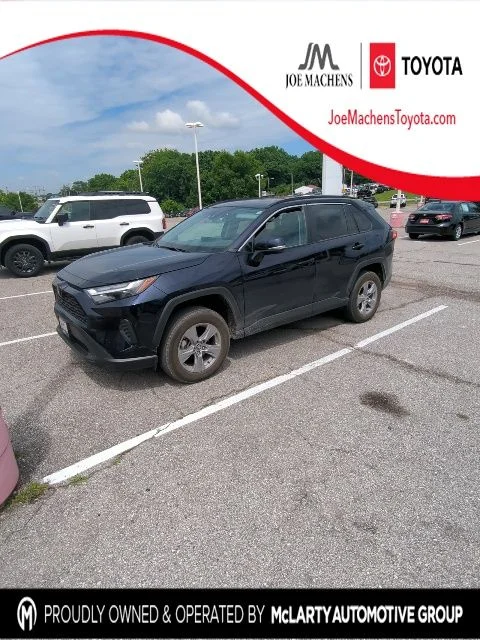 Used 2024  Toyota XLE image 1