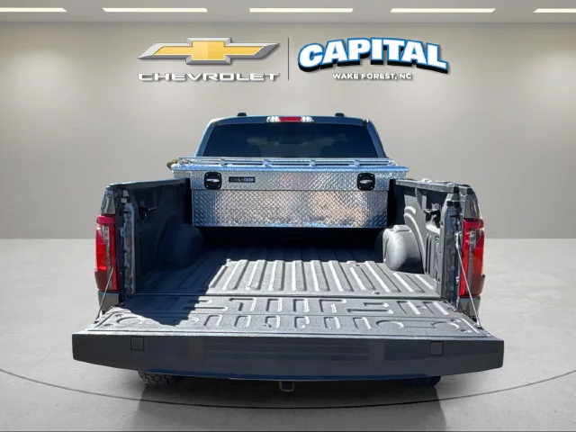 Used 2024 Gray Ford XLT image 10