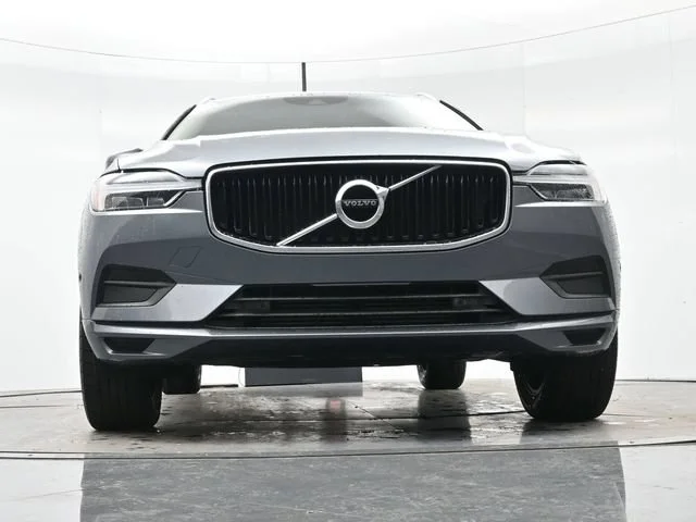 Used 2019 Grey Volvo Momentum image 27