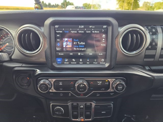 Used 2020 Black Clearcoat Jeep Sahara image 25