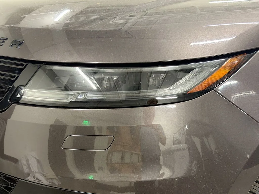 Certified Used 2024  Land Rover Dynamic SE image 32