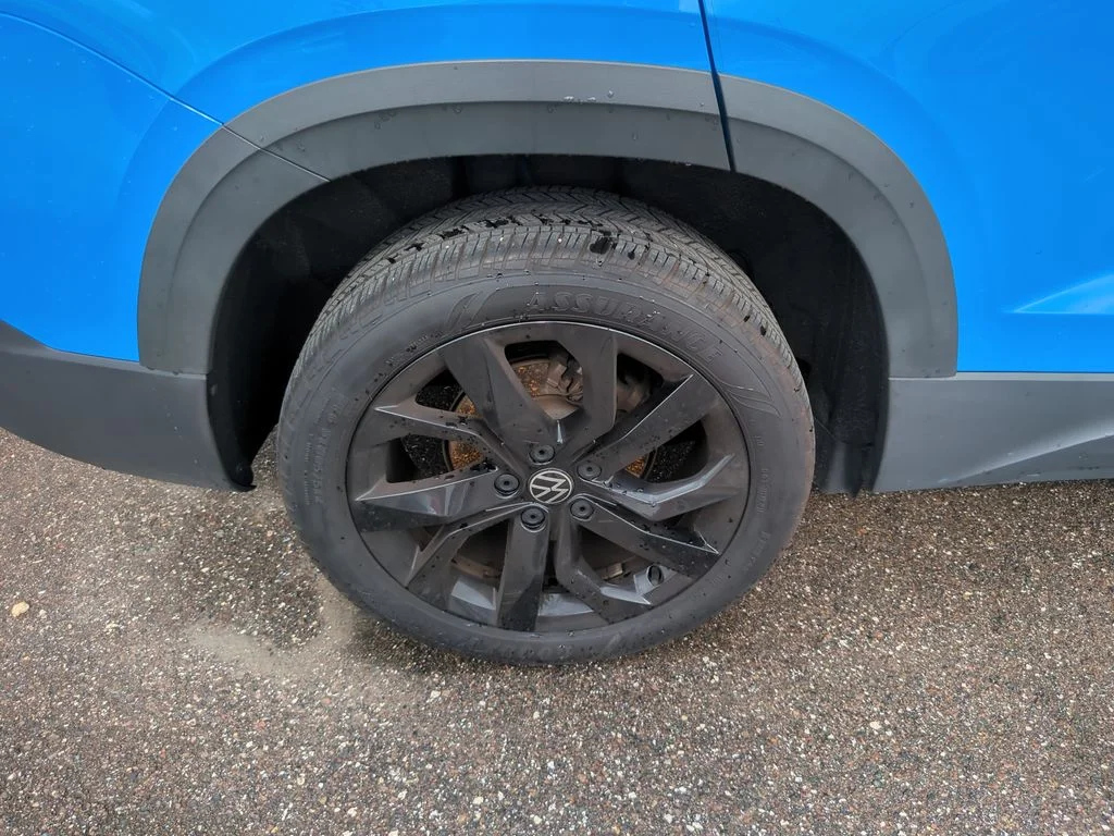 Certified Used 2022 Blue Volkswagen 1.5T SE image 7