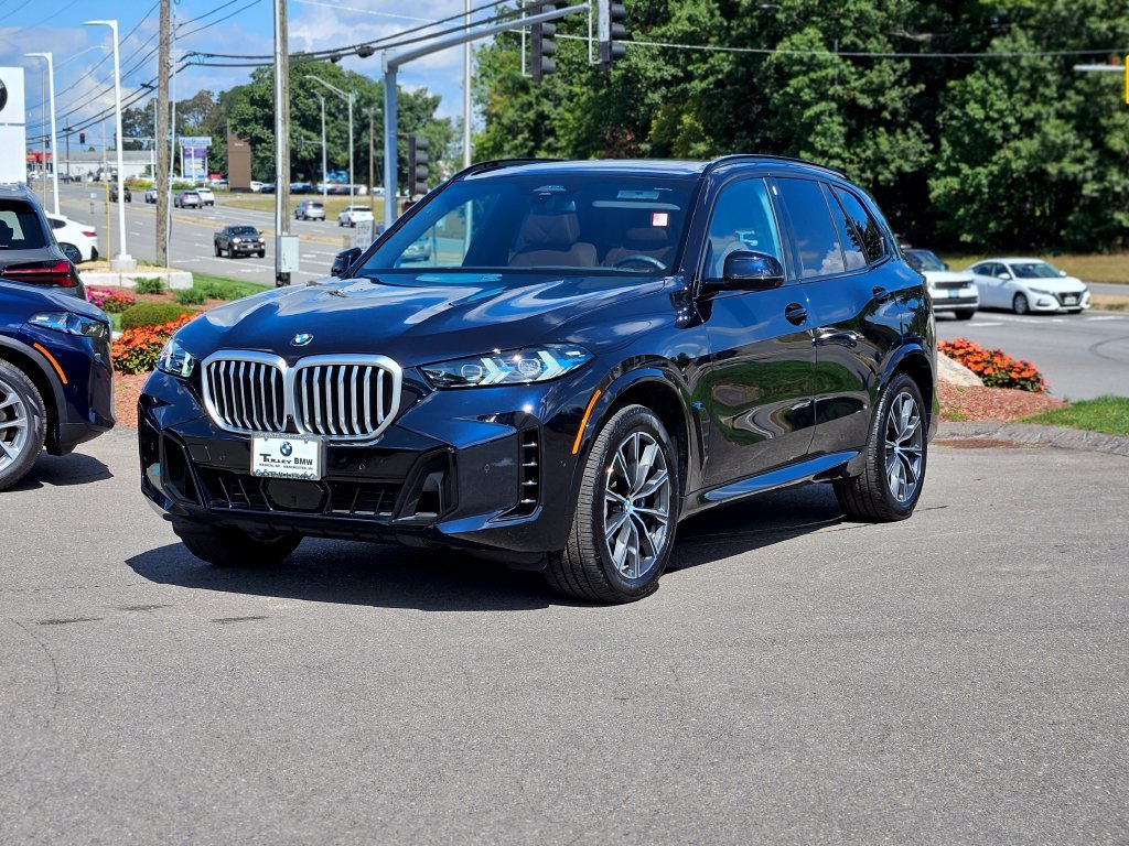 Used 2026 Carbon Black Metallic BMW xDrive40i image 3