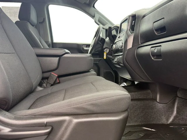 Used 2021 White GMC Base image 15