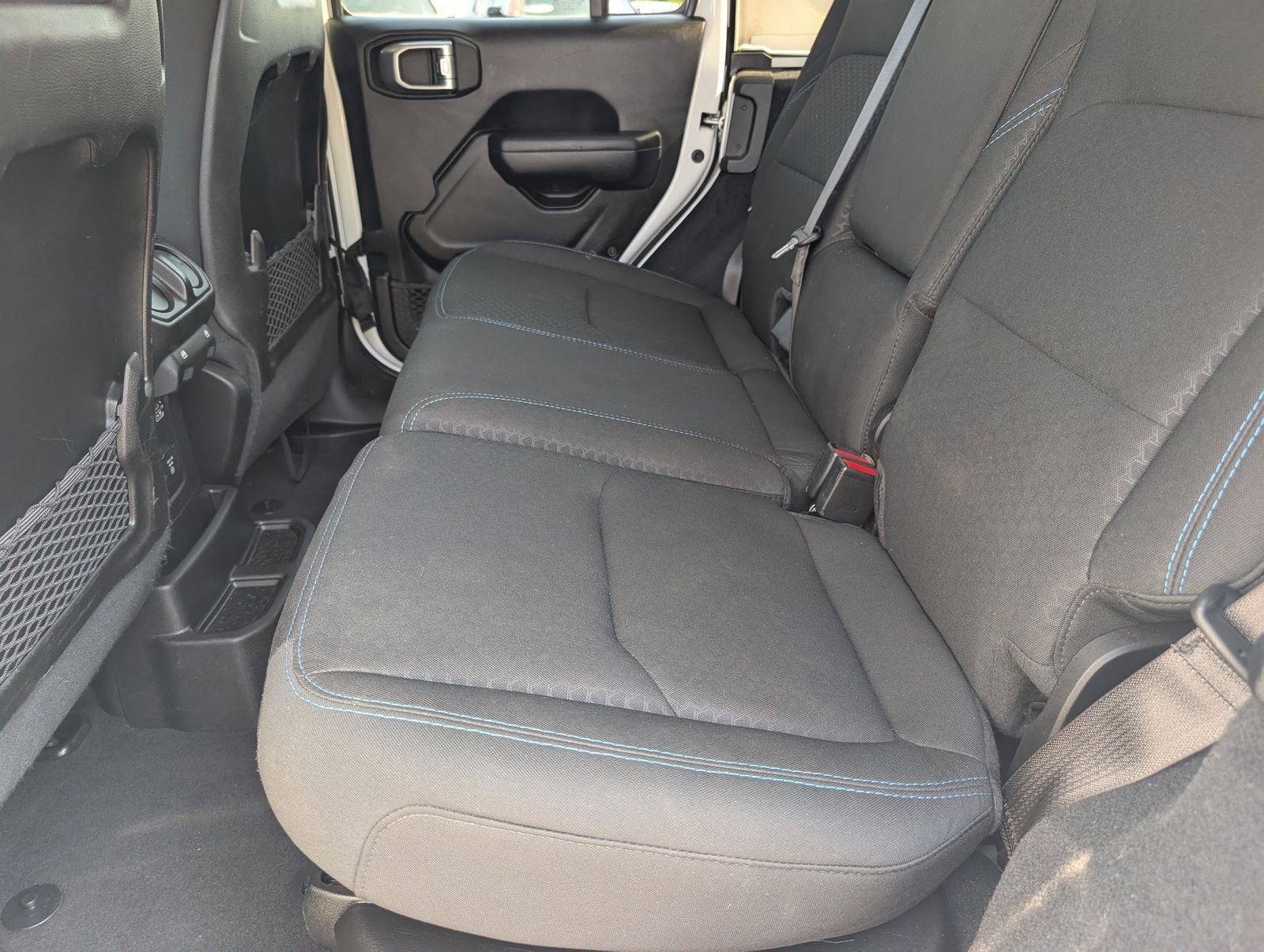 Used 2024 White Jeep Rubicon 4xe image 17
