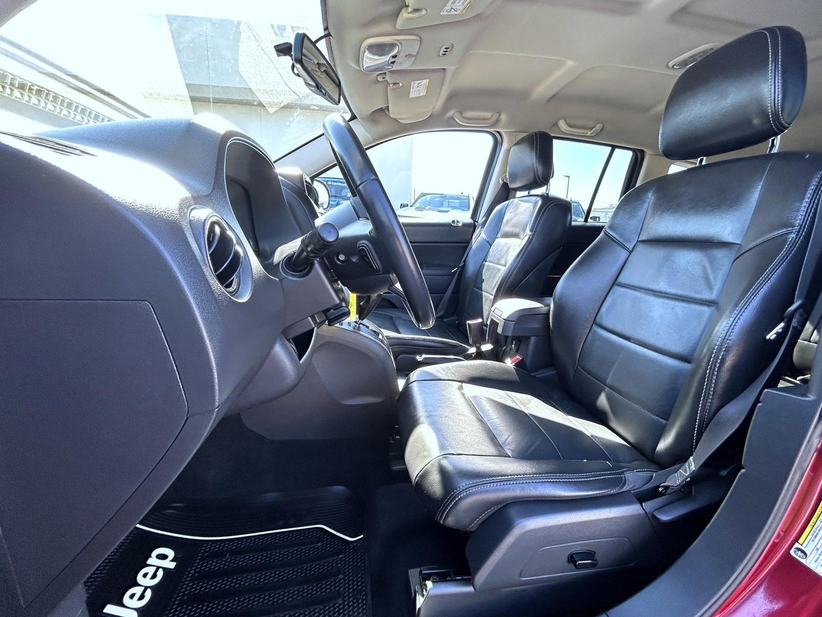 2011 Jeep Compass Limited - Photo 11