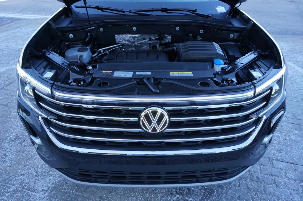 New 2026 Black Volkswagen 2.0T SE w/Technology image 29