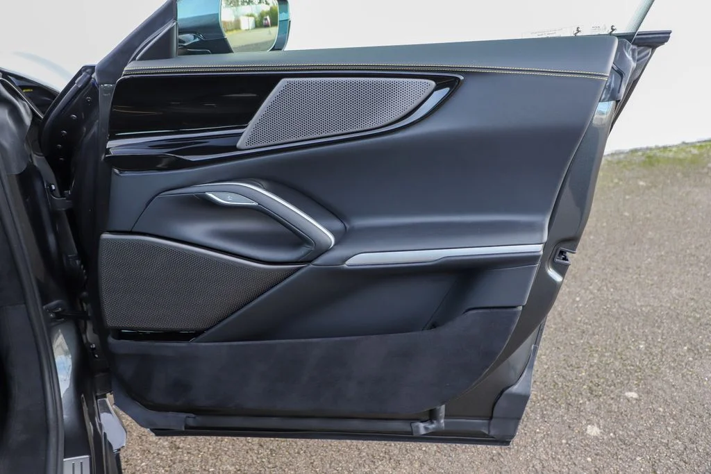 2025 Ferrari Purosangue Base - Photo 38