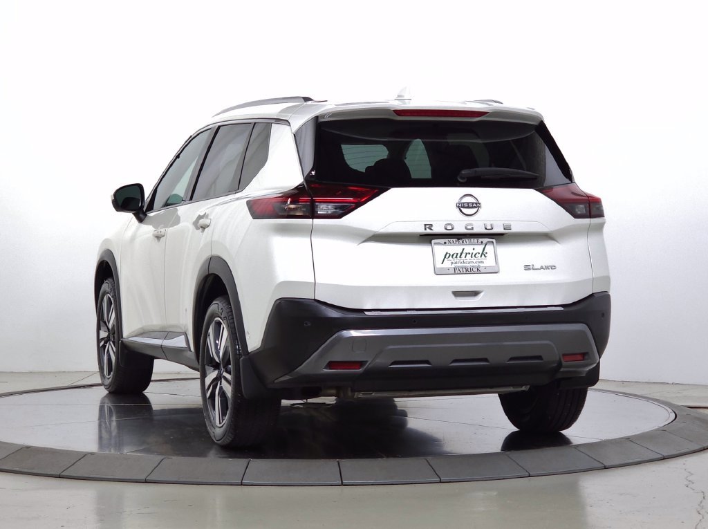 Used 2023 White Nissan SL image 3