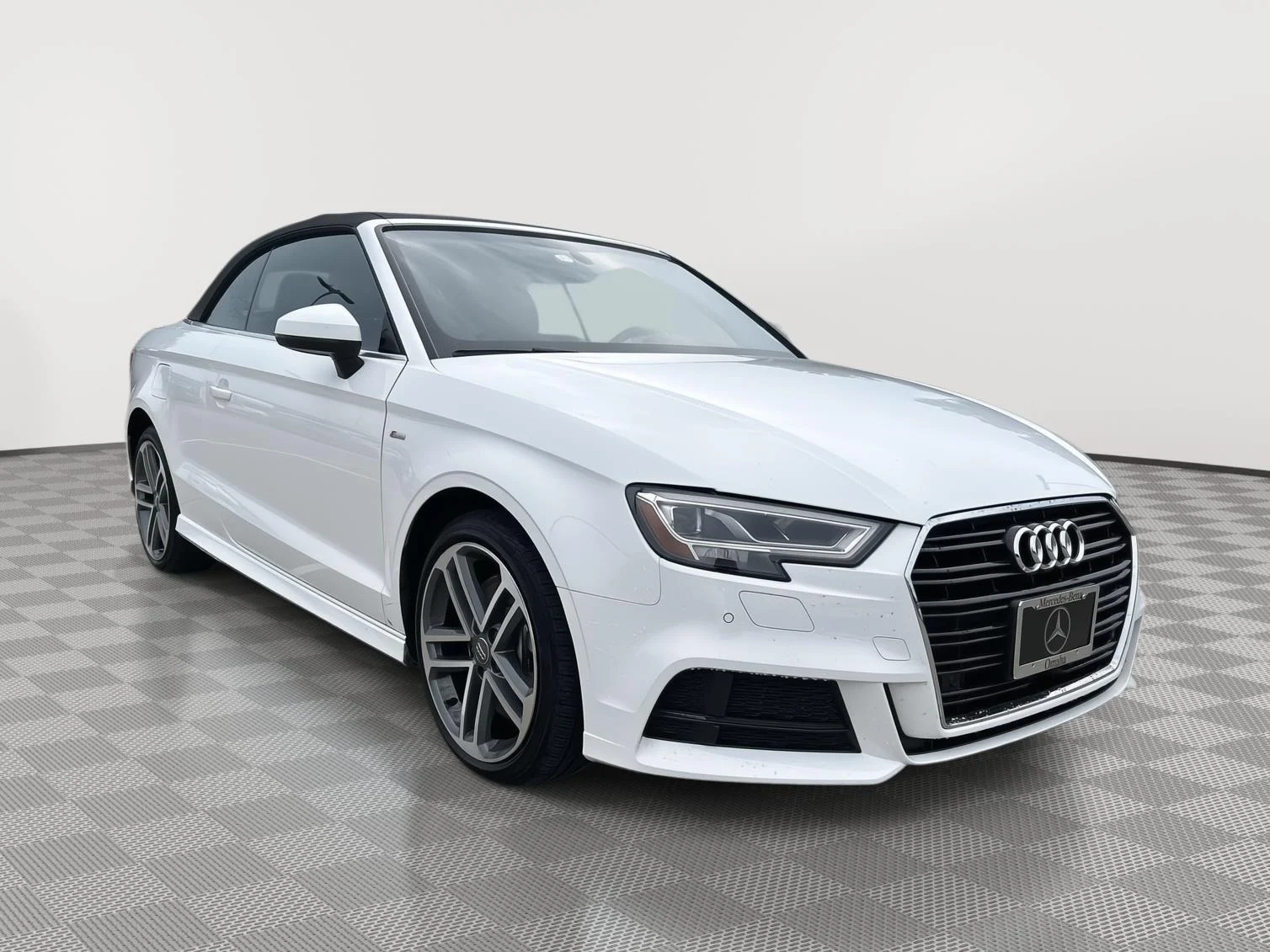 Used 2019 Ibis White/Black Roof Audi Premium Plus image 1
