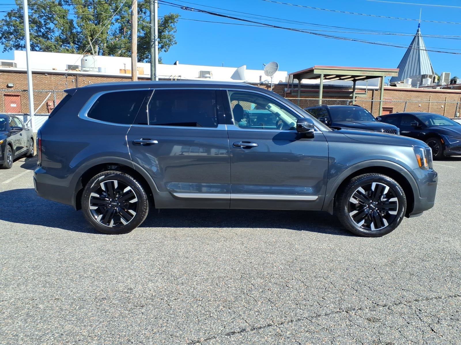 Certified Used 2024 Gravity Gray Kia SX image 26